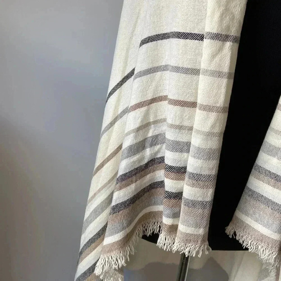 Cristina Chiti | Beach  Cover Up/ Shall - Picture 2 of 6